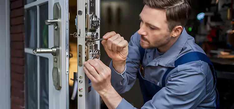 Residential Lock Installation Mentor